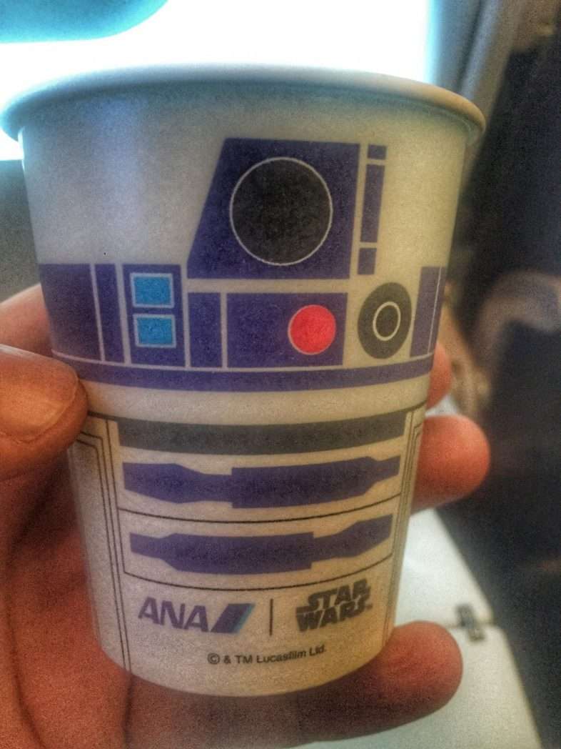 Selbst die Kaffeebecher sind in Star-Wars-Look