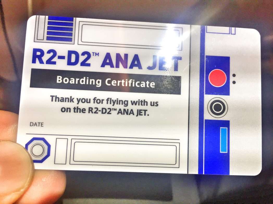 Passagiere bekommen eine spezielle Bordkarte