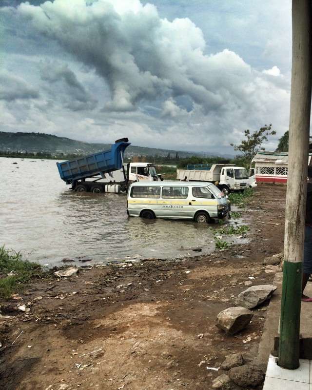 Autowaschen wie in Kenia Autowaschen wie in Kenia