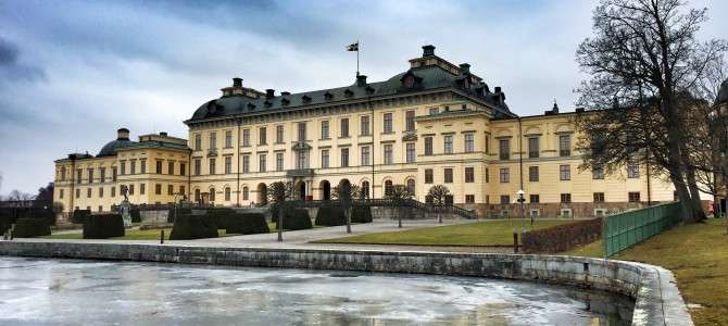 Schloss Drottningholm – Wohnsitz der königlichen Familie Schloss Drottningholm – Wohnsitz der königlichen Familie