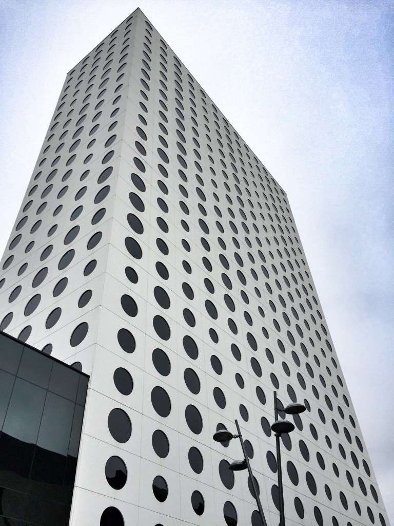 Hochhaus an der Arena
