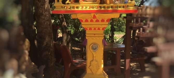 „Vogelhäuser“ in Vietnam, Kambodscha und Thailand „Vogelhäuser“ in Vietnam, Kambodscha und Thailand