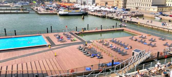 Schwimmbad im Hafen von Helsinki Schwimmbad im Hafen von Helsinki