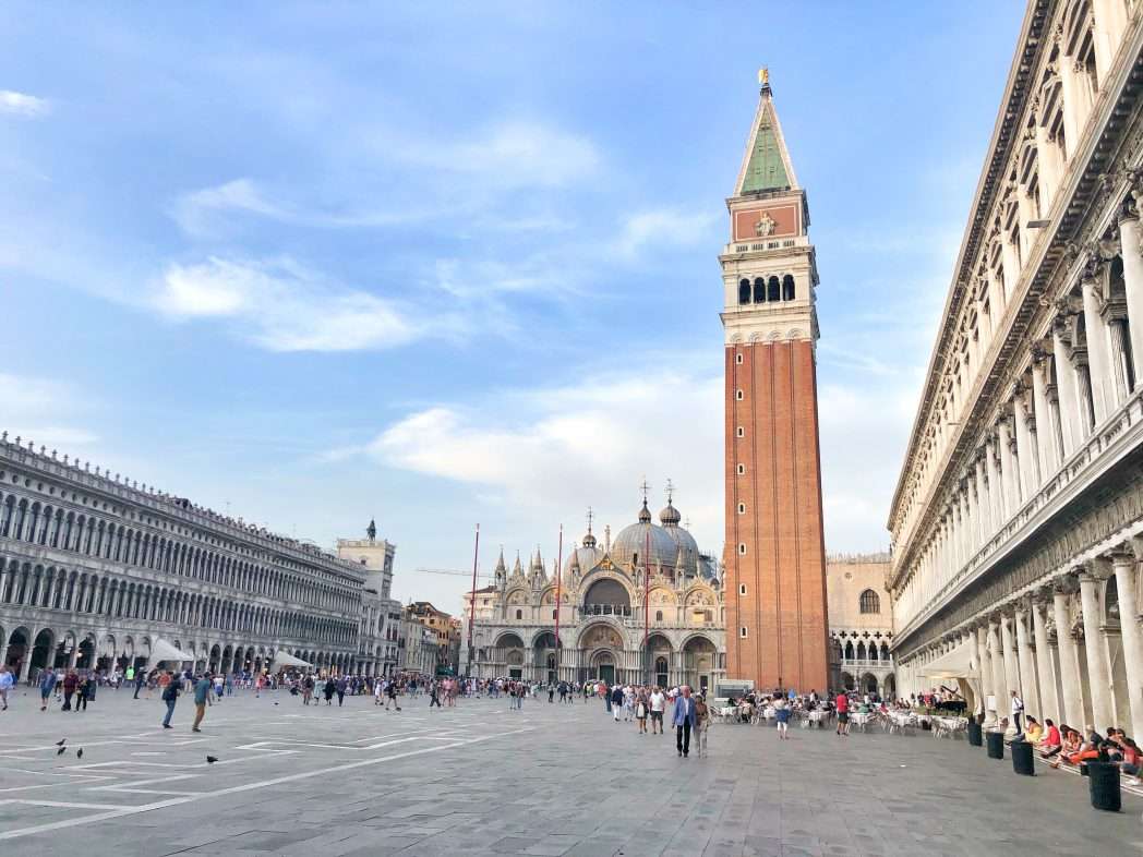 Rund Um Den Markusplatz In Venedig | Colorfulcities.de