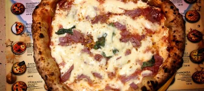 Die Original -Pizza aus Neapel Die Original -Pizza aus Neapel