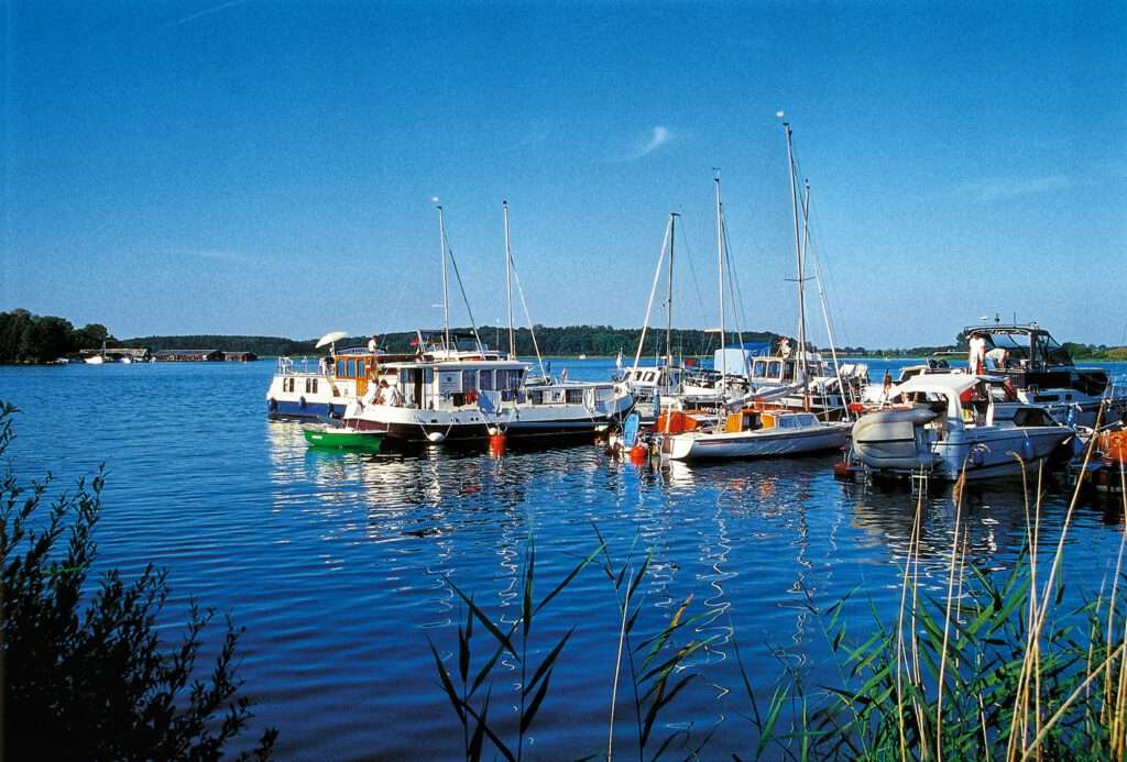 Urlaub am Fleesensee an der Mecklenburgische Seenplatte Urlaub am Fleesensee an der Mecklenburgische Seenplatte
